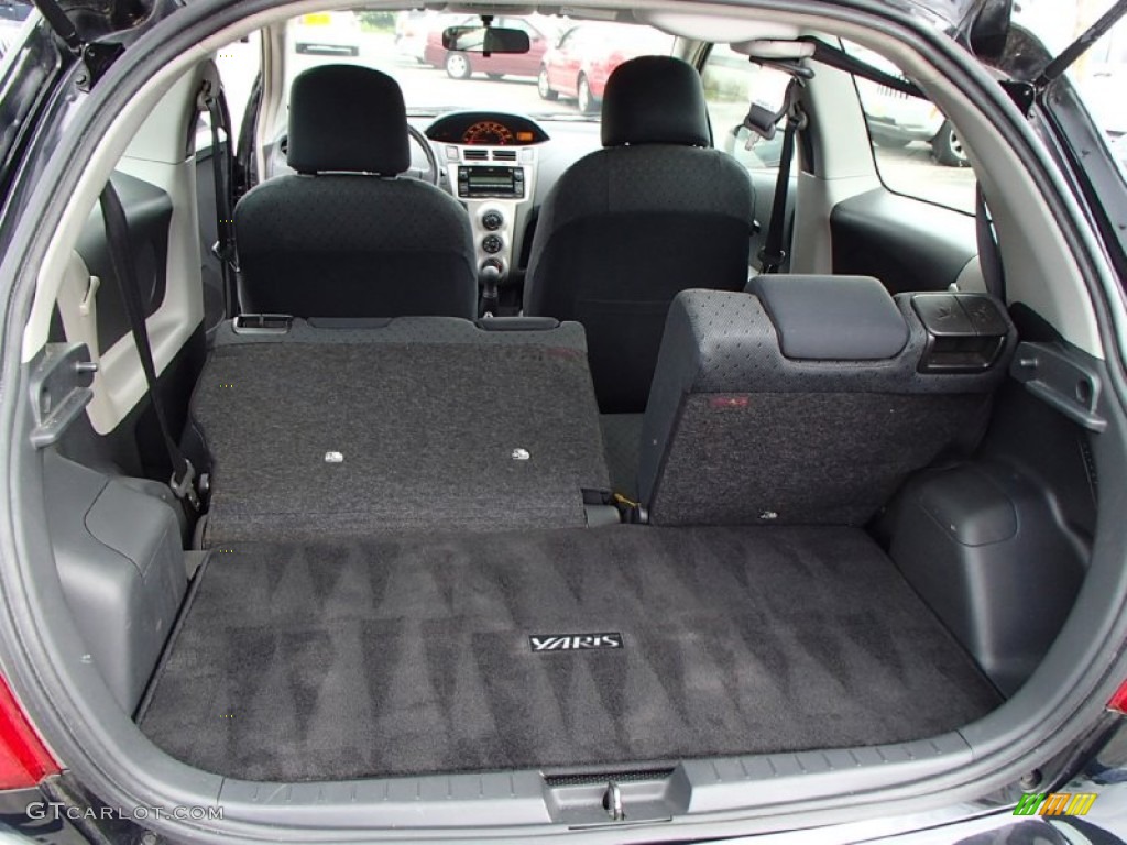 2009 Toyota Yaris S 3 Door Liftback Trunk Photo #82139713
