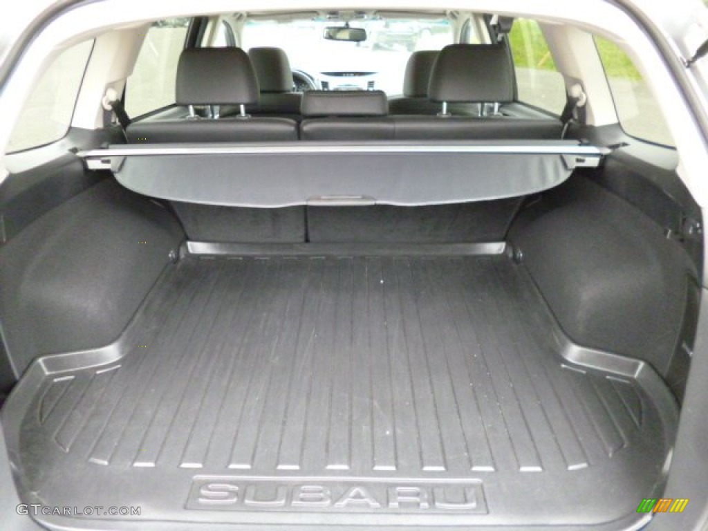 2011 Subaru Outback 3.6R Limited Wagon Trunk Photos