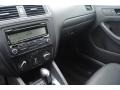 Black - Jetta SE Sedan Photo No. 15