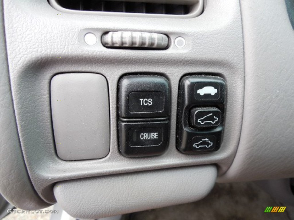 2002 Honda Accord EX V6 Sedan Controls Photo #82146679