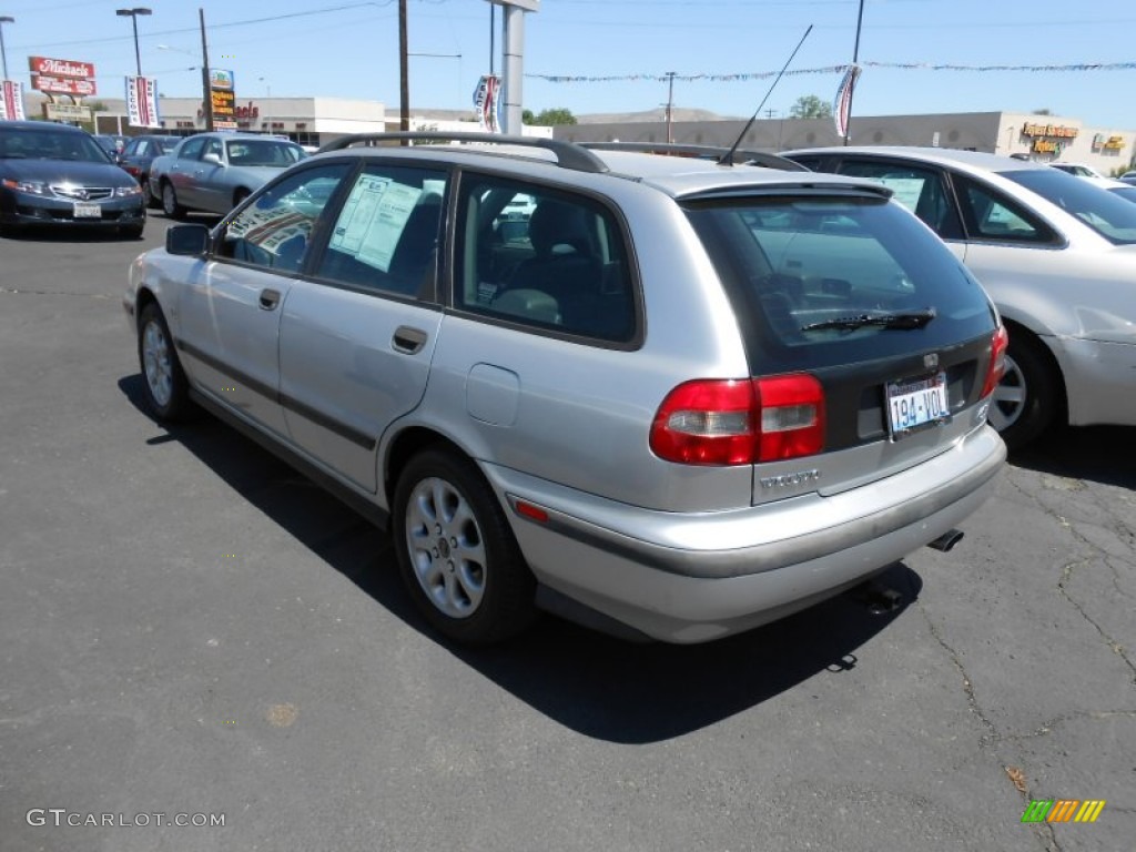 2000 V40 1.9T Wagon - Silver Metallic / Off Black photo #9