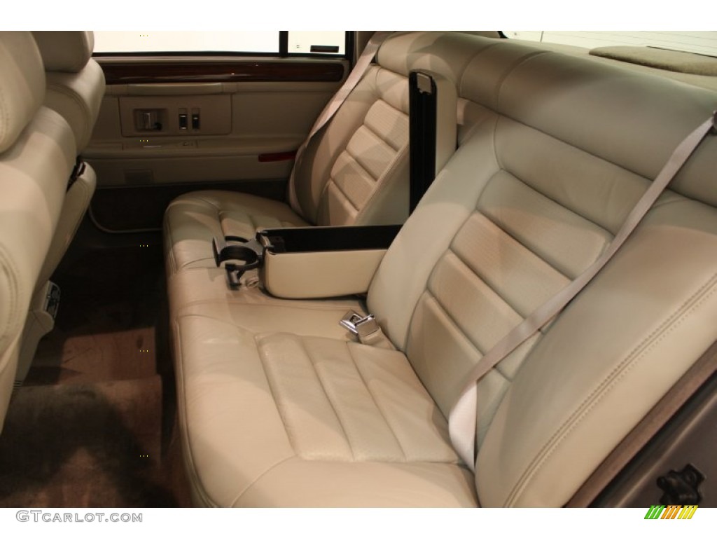 1996 Cadillac DeVille Sedan Rear Seat Photo #82149910
