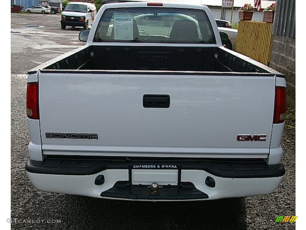 2003 Sonoma SL Regular Cab - Summit White / Medium Gray photo #4