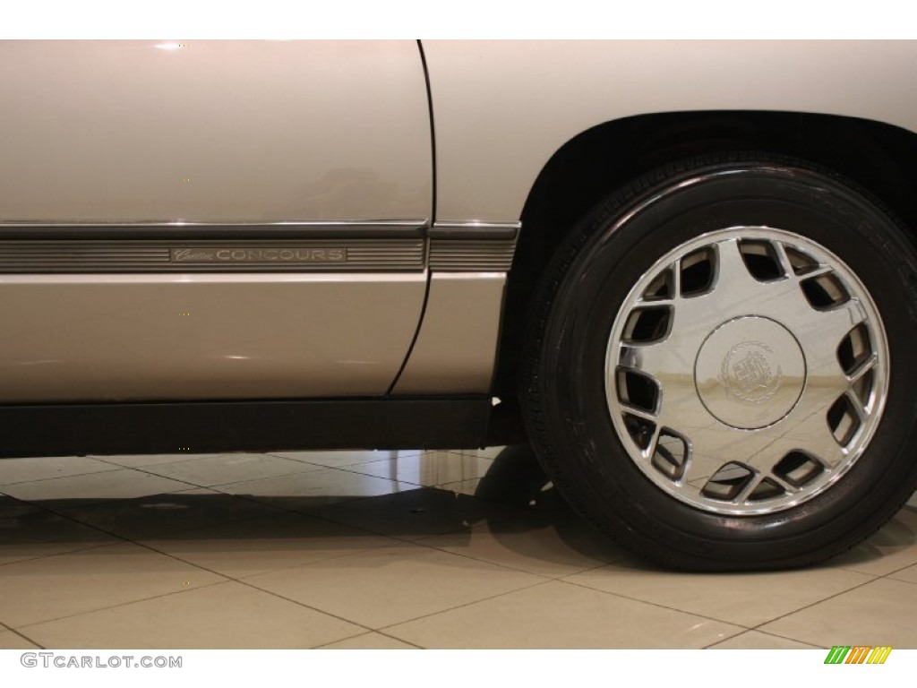 1996 Cadillac DeVille Sedan Wheel Photos