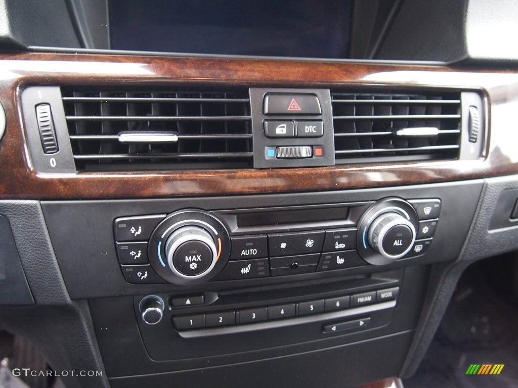 2010 3 Series 328i Sedan - Jet Black / Black photo #22