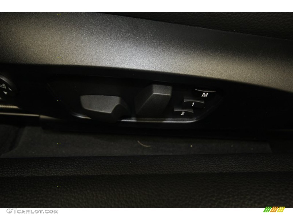 2013 1 Series 128i Coupe - Alpine White / Black photo #15