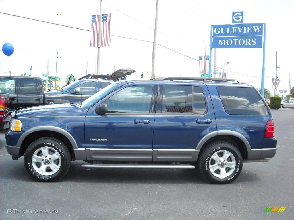 2004 Explorer XLT - Medium Wedgewood Blue Metallic / Graphite photo #2