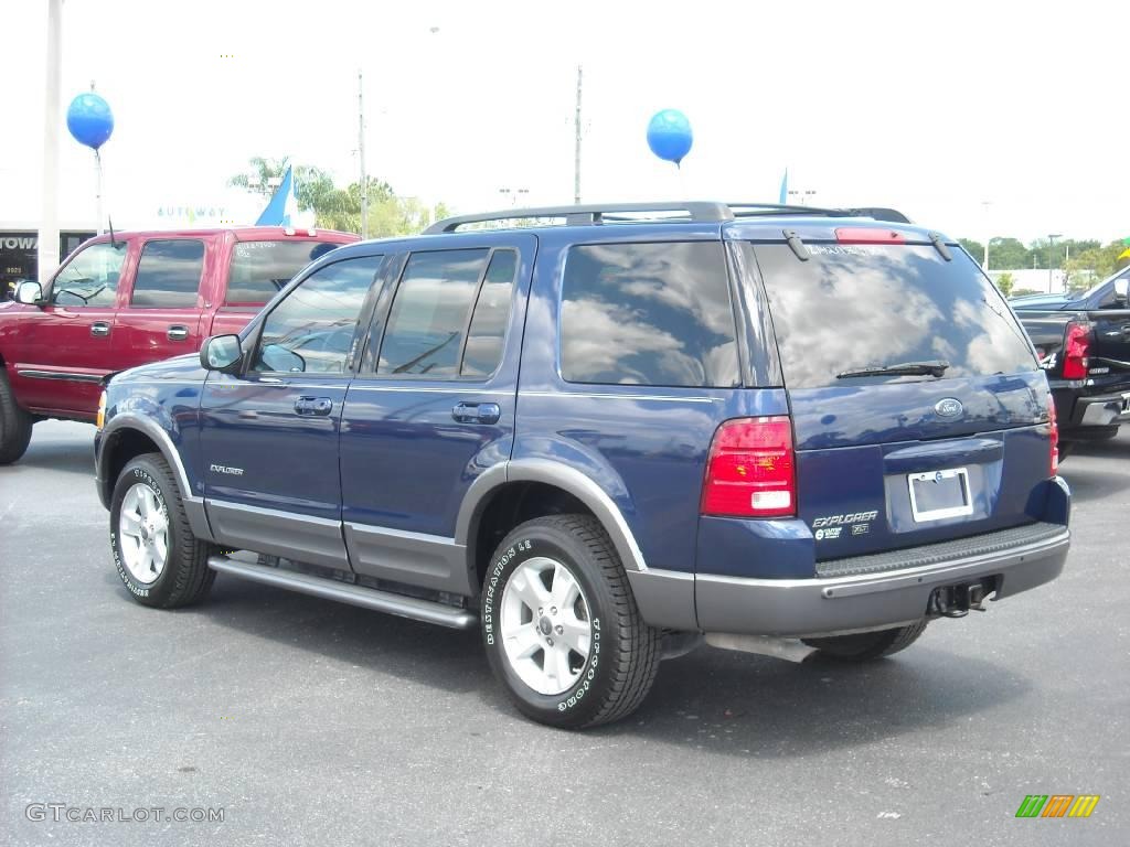 2004 Explorer XLT - Medium Wedgewood Blue Metallic / Graphite photo #3