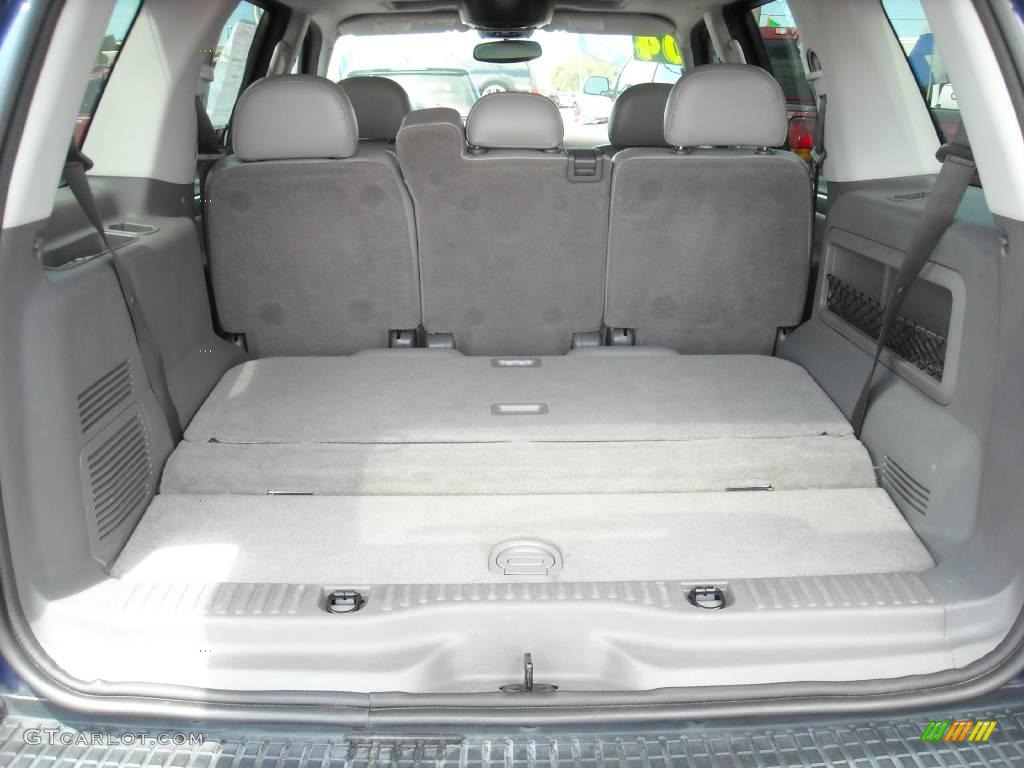 2004 Explorer XLT - Medium Wedgewood Blue Metallic / Graphite photo #15