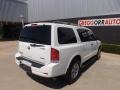 Blizzard White - Armada SV Photo No. 3