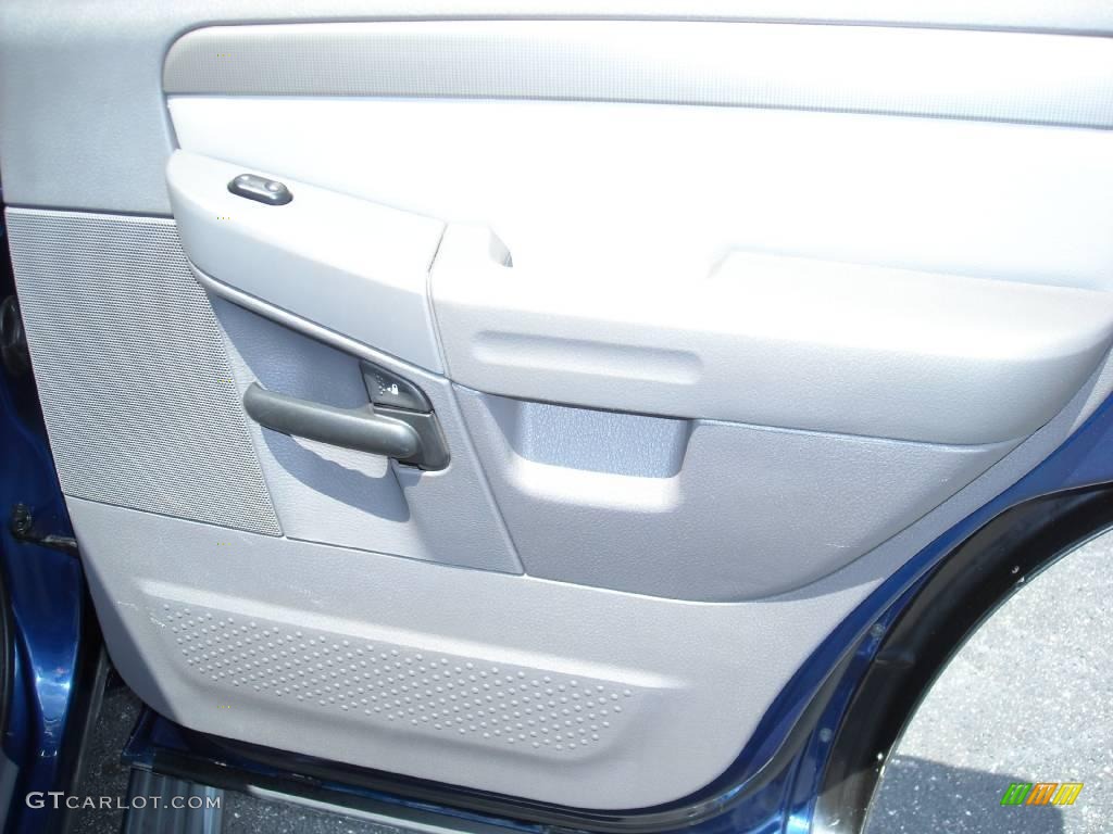 2004 Explorer XLT - Medium Wedgewood Blue Metallic / Graphite photo #18