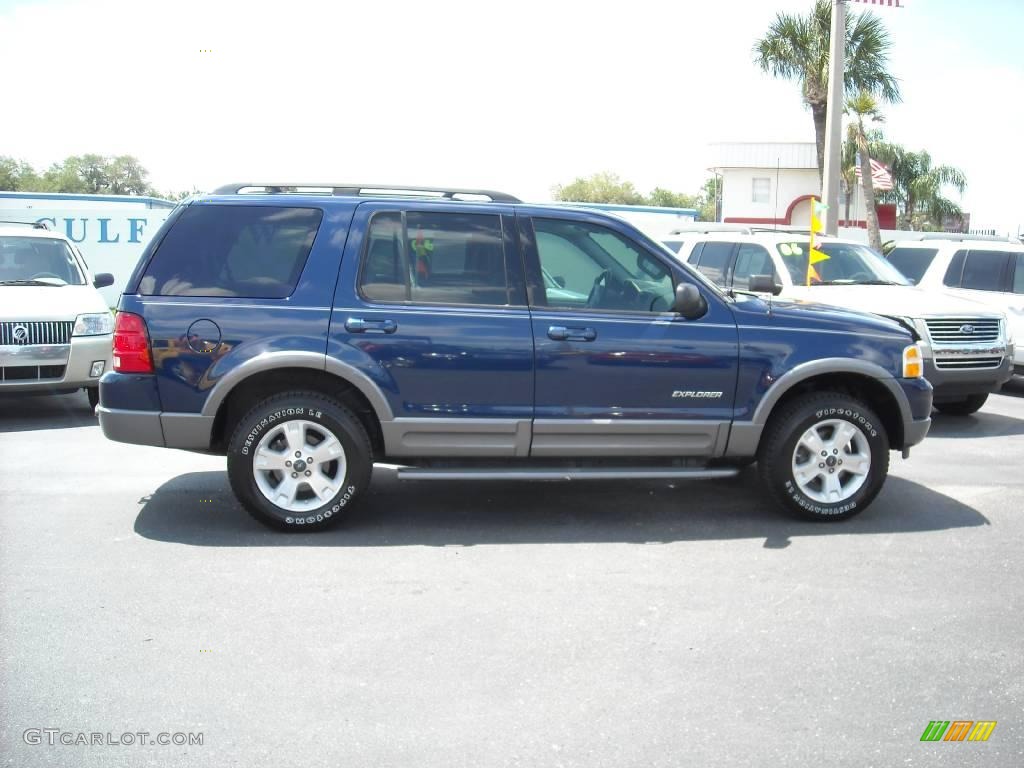 2004 Explorer XLT - Medium Wedgewood Blue Metallic / Graphite photo #36