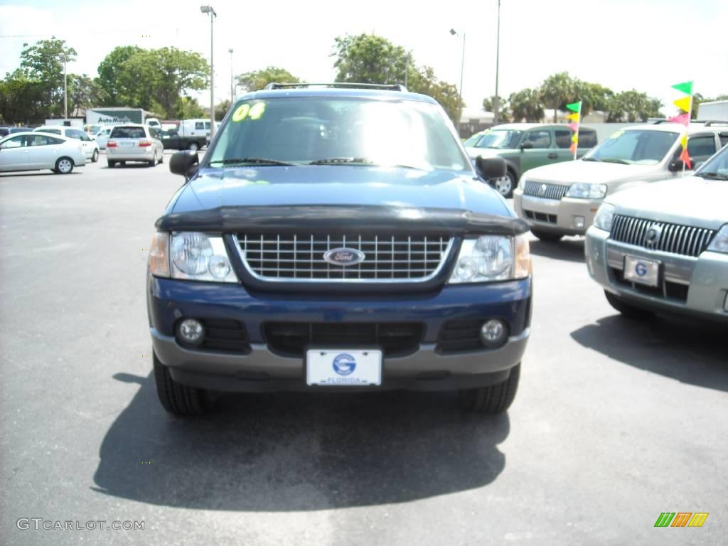 2004 Explorer XLT - Medium Wedgewood Blue Metallic / Graphite photo #38