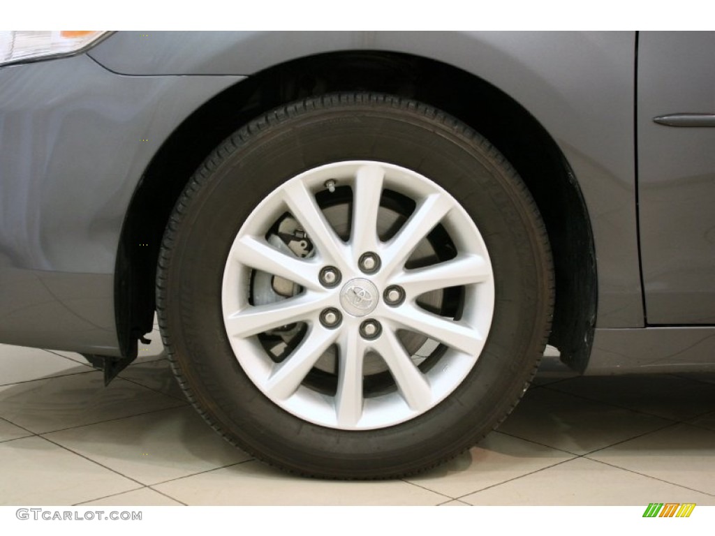 2011 Toyota Camry XLE Wheel Photo #82157046