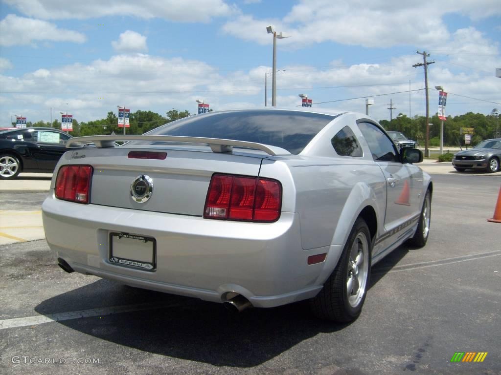 2006 Mustang GT Premium Coupe - Satin Silver Metallic / Light Parchment photo #3