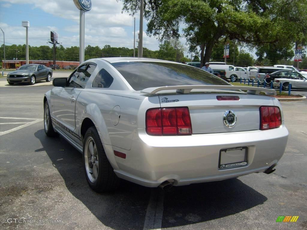 2006 Mustang GT Premium Coupe - Satin Silver Metallic / Light Parchment photo #5