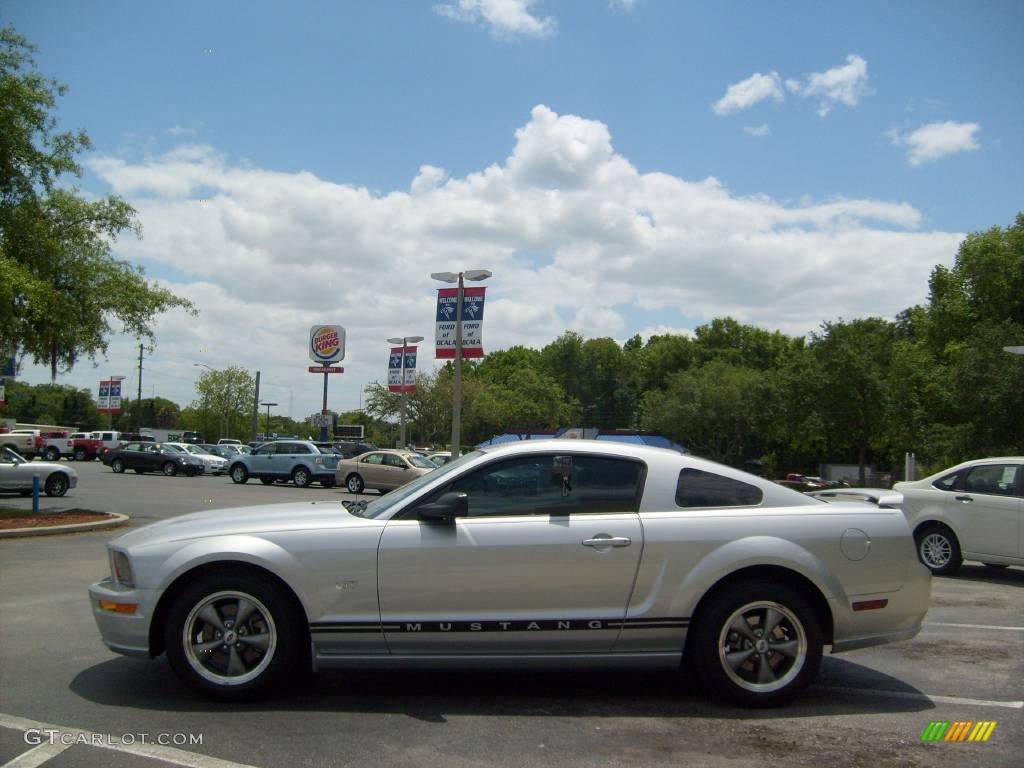 2006 Mustang GT Premium Coupe - Satin Silver Metallic / Light Parchment photo #6