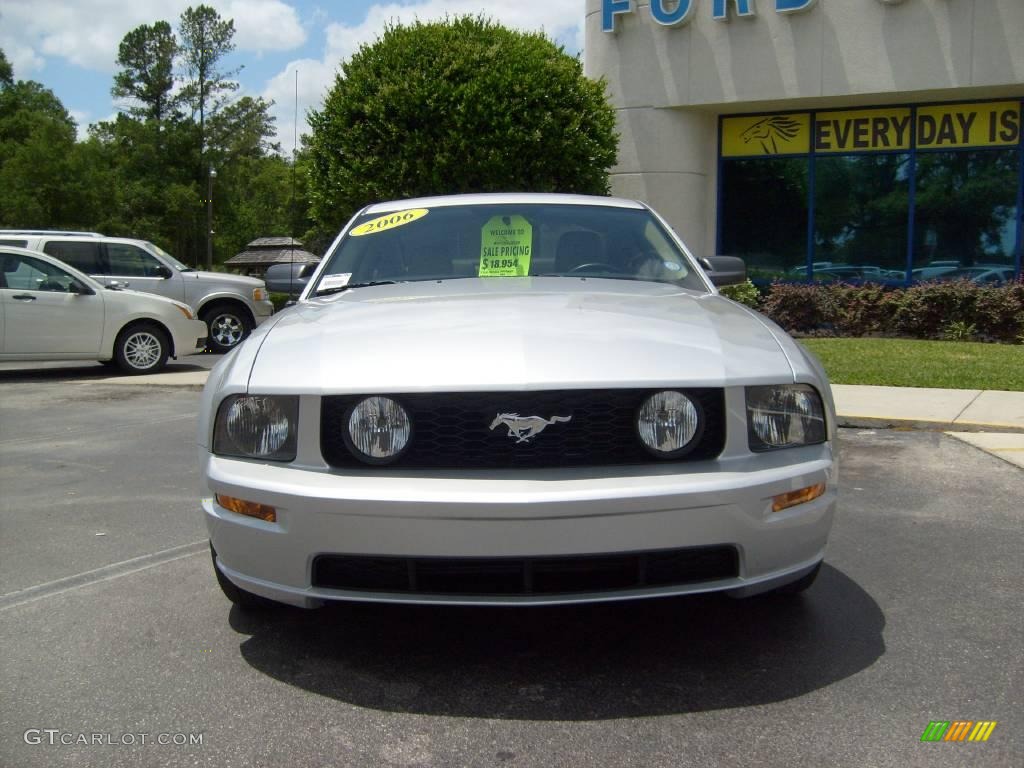 2006 Mustang GT Premium Coupe - Satin Silver Metallic / Light Parchment photo #8