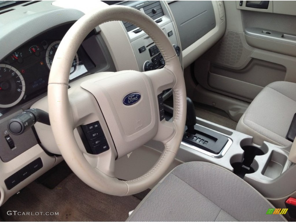 2010 Ford Escape XLT 4WD Steering Wheel Photos
