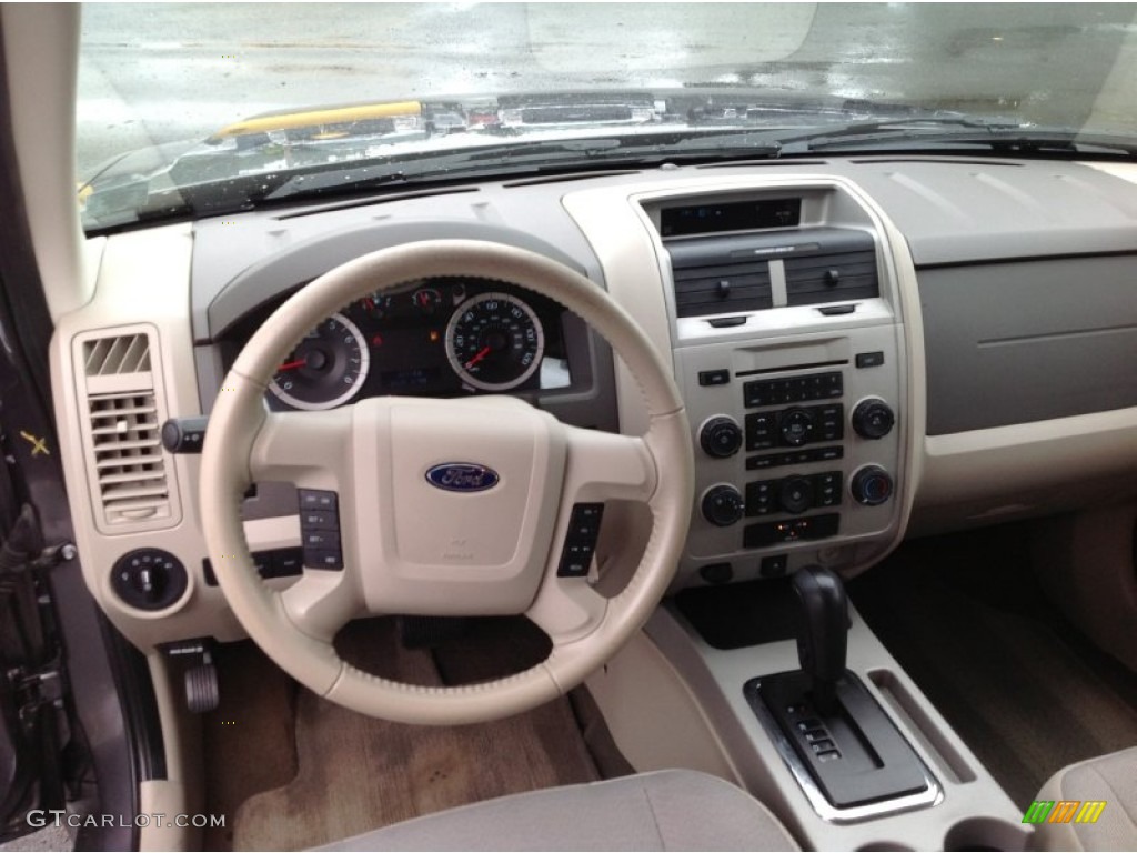 2010 Ford Escape XLT 4WD Dashboard Photos