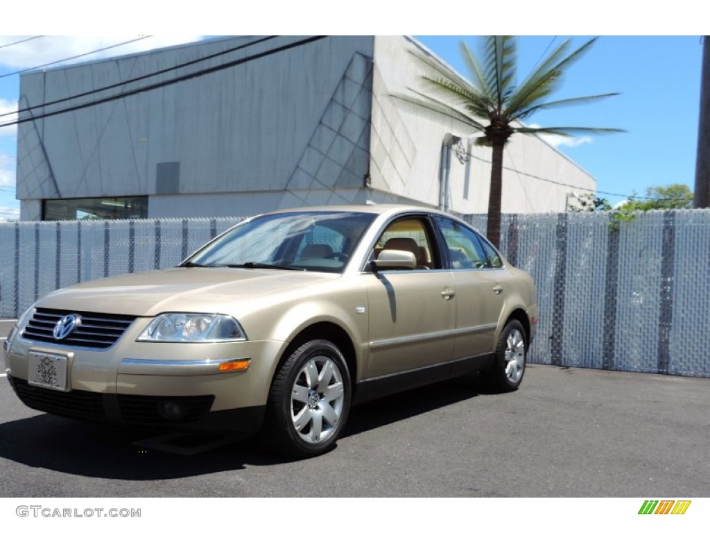 2002 Passat GLX 4Motion Sedan - Mojave Beige Metallic / Beige photo #1