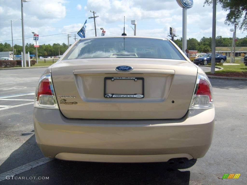 2008 Fusion S - Dune Pearl Metallic / Camel photo #4