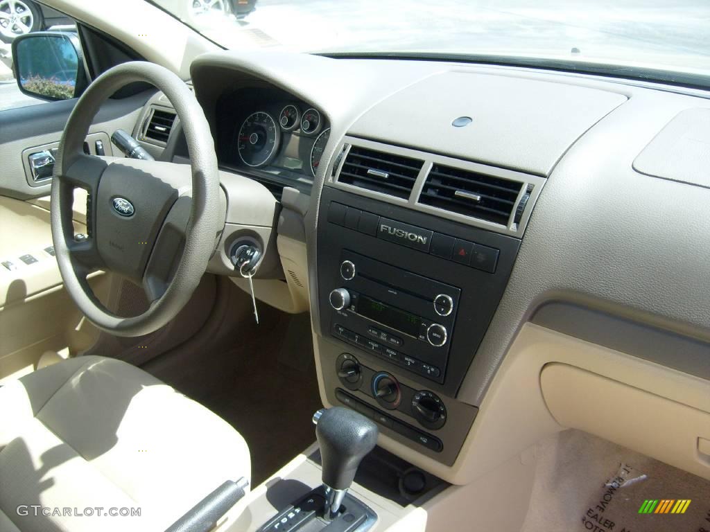 2008 Fusion S - Dune Pearl Metallic / Camel photo #17