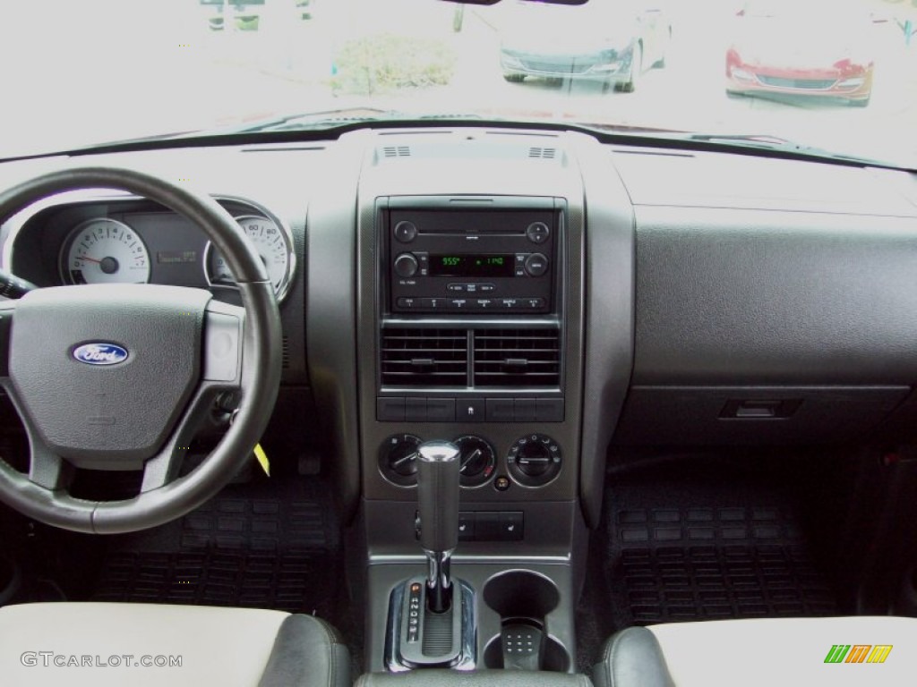 2007 Explorer Sport Trac Limited - Red Fire / Dark Charcoal/Camel photo #20