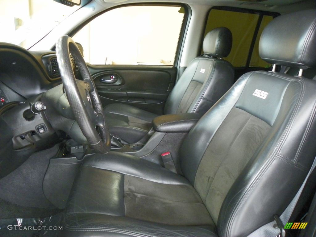 2006 Chevrolet TrailBlazer SS Front Seat Photos