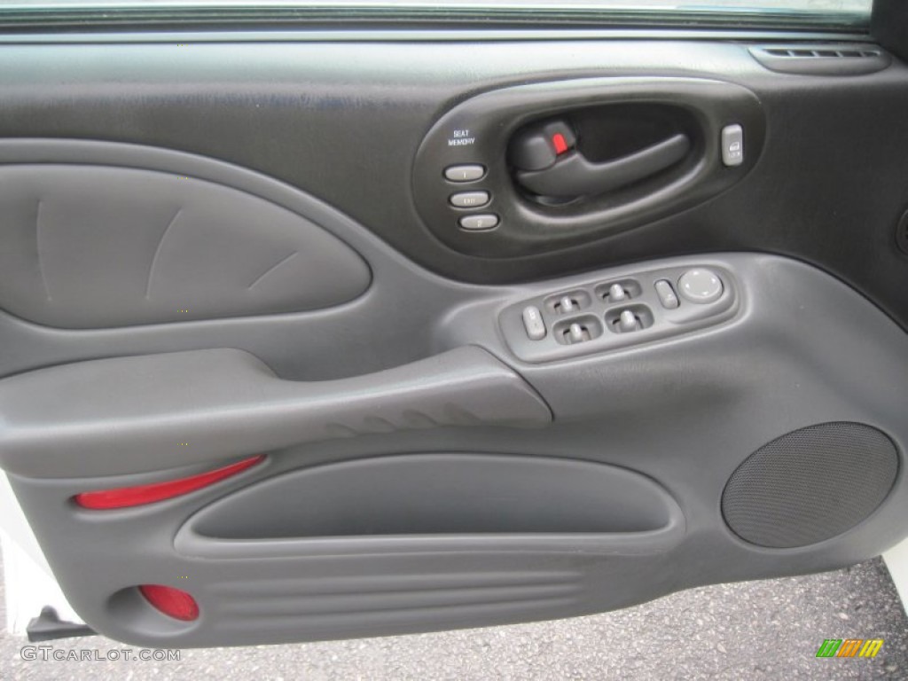 2003 Pontiac Bonneville SSEi Door Panel Photos