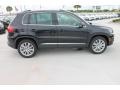 Deep Black Metallic - Tiguan SE Photo No. 10