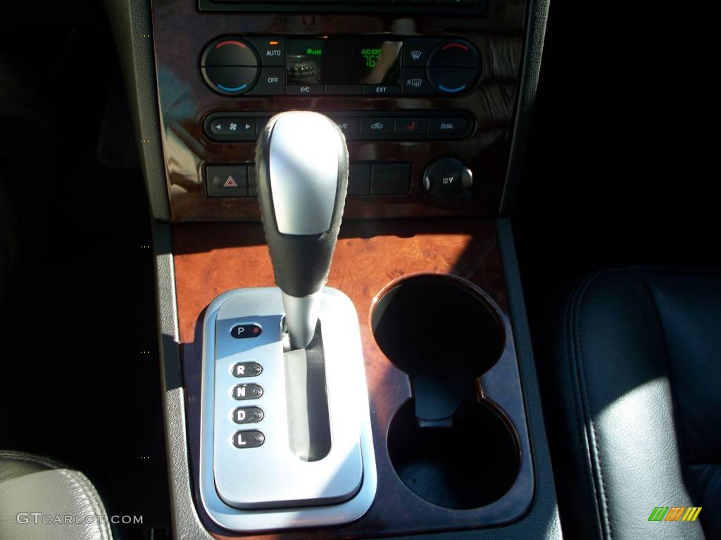 2005 Five Hundred Limited - Titanium Green Metallic / Pebble Beige photo #30