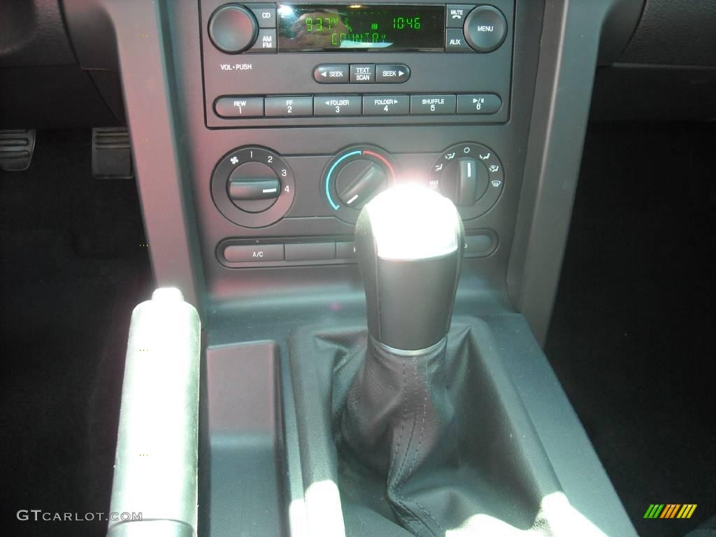 2007 Mustang V6 Deluxe Convertible - Satin Silver Metallic / Dark Charcoal photo #26