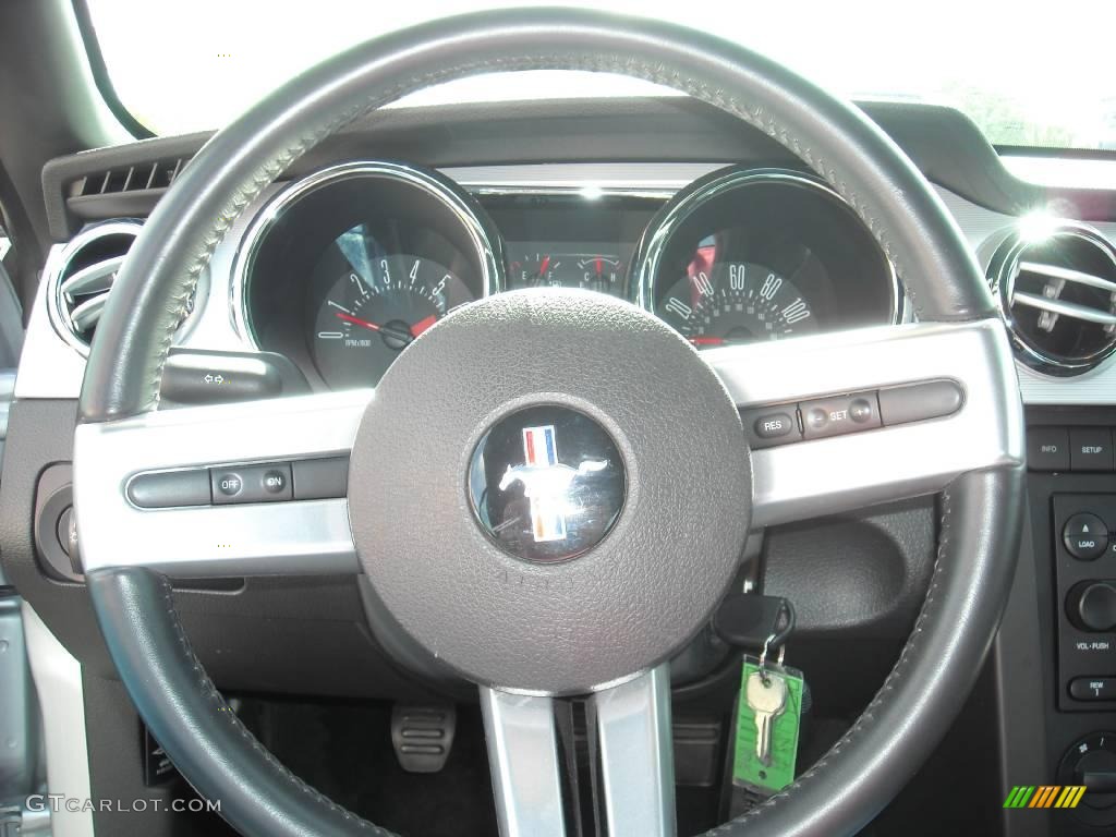 2007 Mustang V6 Deluxe Convertible - Satin Silver Metallic / Dark Charcoal photo #27