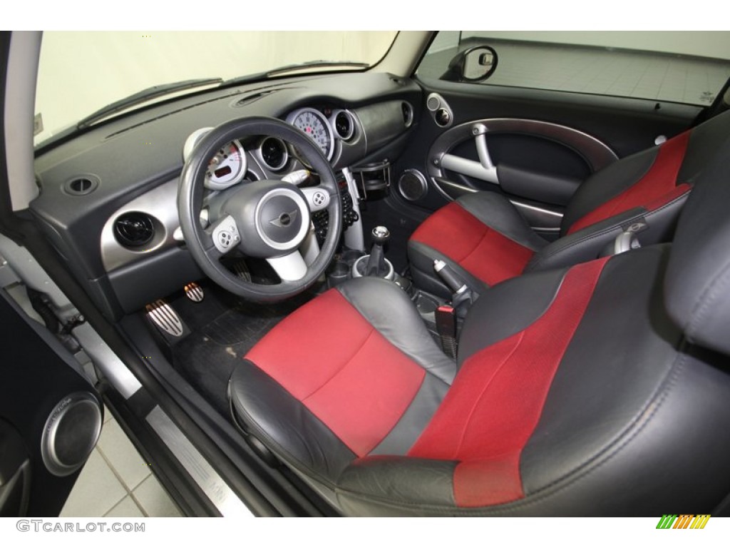 2006 Mini Cooper S Hardtop Front Seat Photo #82176560