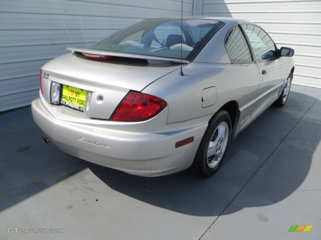 2005 Sunfire Coupe - Liquid Silver Metallic / Graphite photo #4
