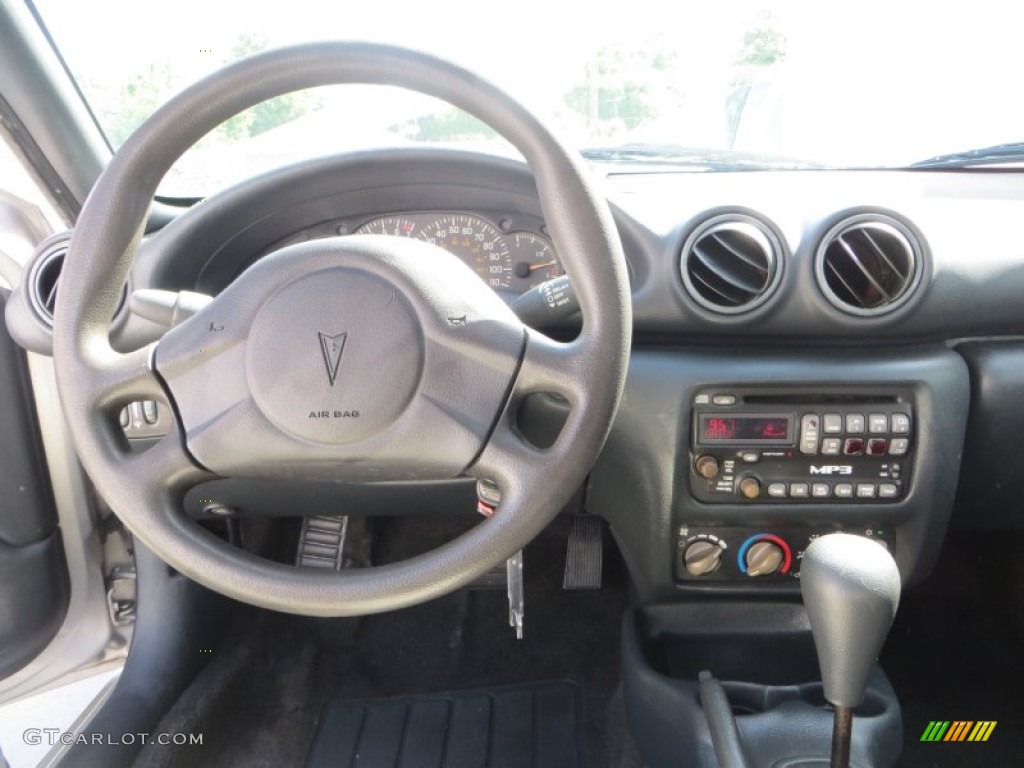 2005 Sunfire Coupe - Liquid Silver Metallic / Graphite photo #24