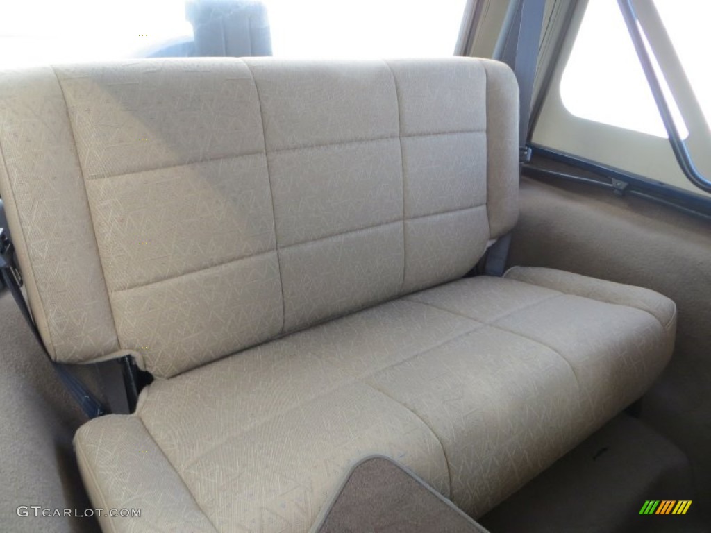 2002 Wrangler X 4x4 - Black / Camel Beige photo #22