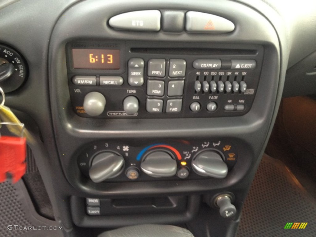 2000 Pontiac Grand Am SE Sedan Controls Photos