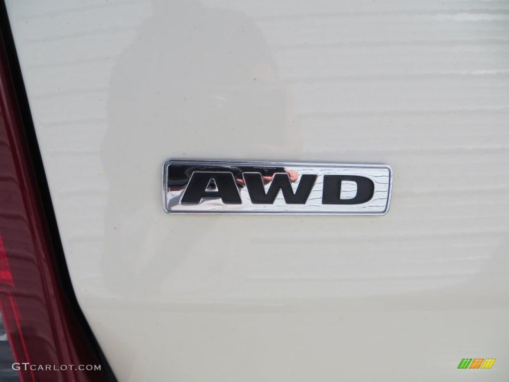 2007 300 Touring AWD - Stone White / Dark Khaki/Light Graystone photo #17