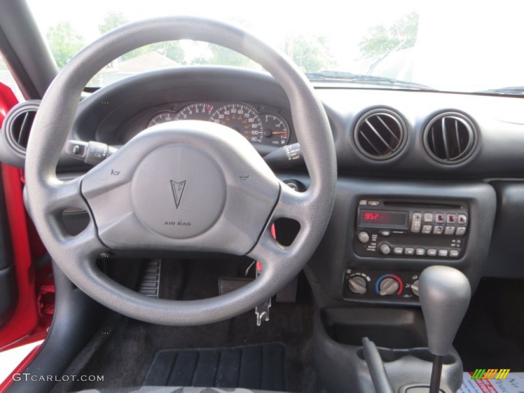 2003 Sunfire  - Victory Red / Graphite photo #26