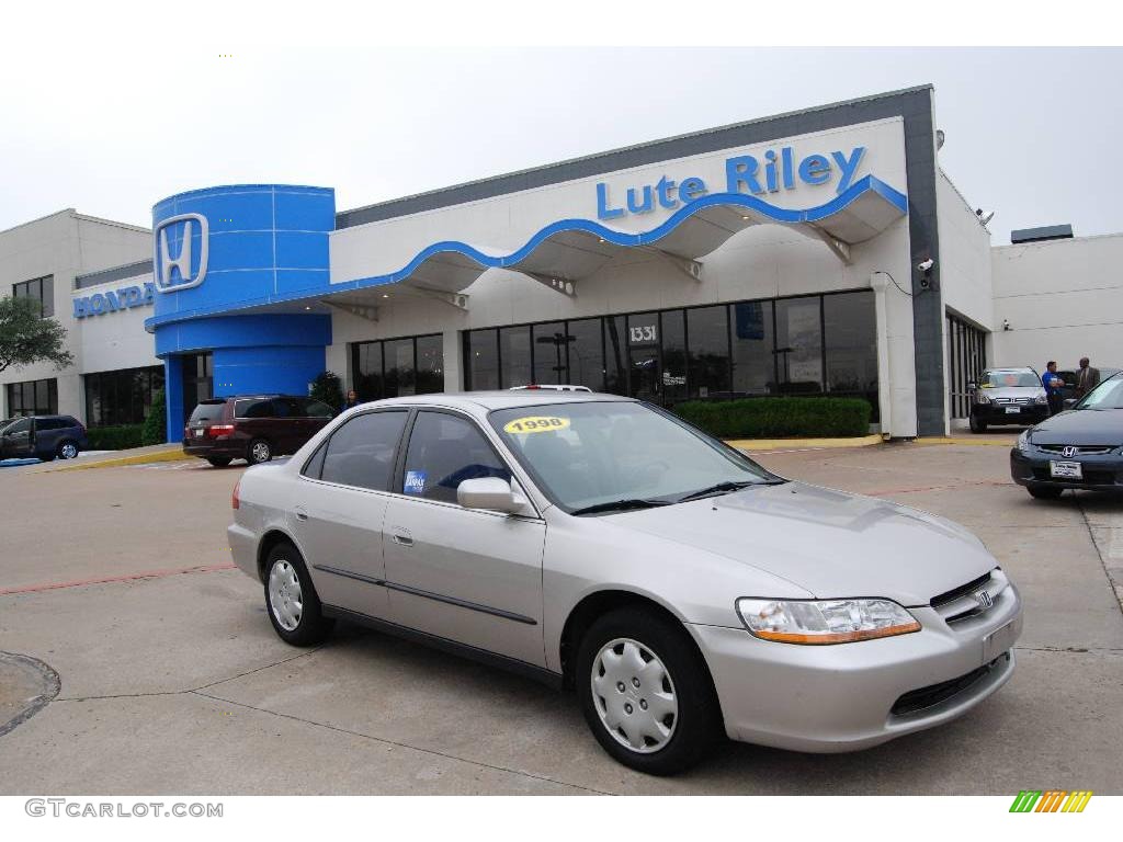 1998 Accord LX Sedan - Regent Silver Pearl / Ivory photo #1