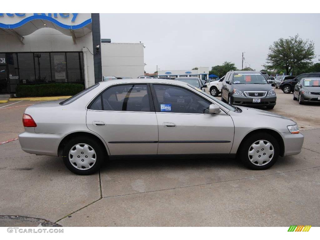 1998 Accord LX Sedan - Regent Silver Pearl / Ivory photo #8