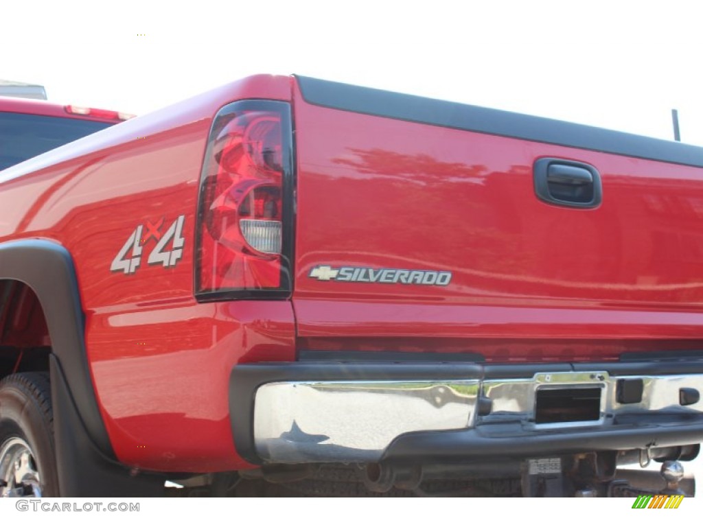 2007 Silverado 2500HD Classic LT Extended Cab 4x4 - Victory Red / Dark Charcoal photo #24