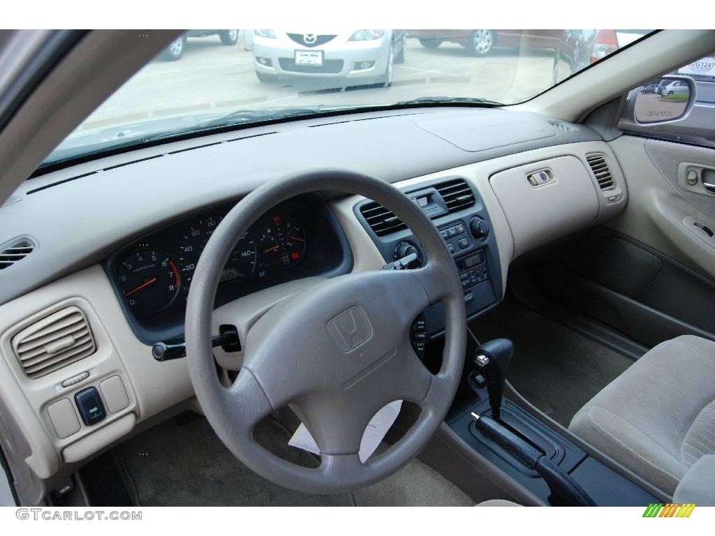 1998 Accord LX Sedan - Regent Silver Pearl / Ivory photo #17