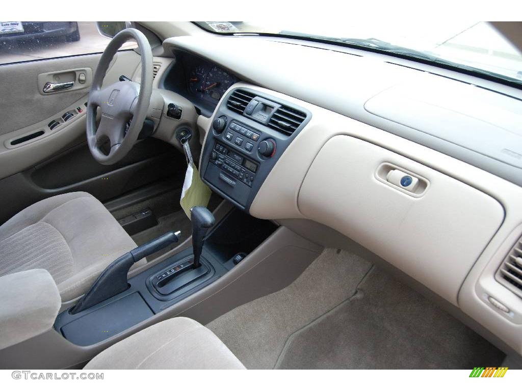 1998 Accord LX Sedan - Regent Silver Pearl / Ivory photo #22