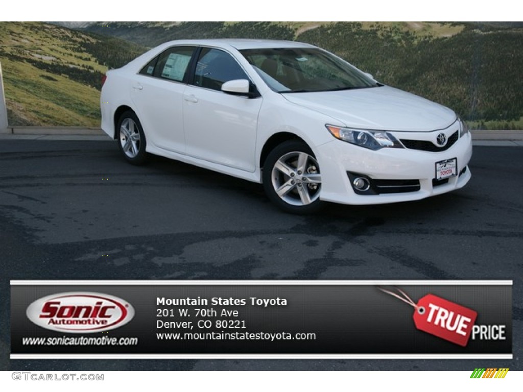 2013 Camry SE - Super White / Black/Ash photo #1