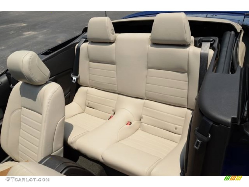 Medium Stone Interior 2014 Ford Mustang V6 Premium Convertible Photo #82195542