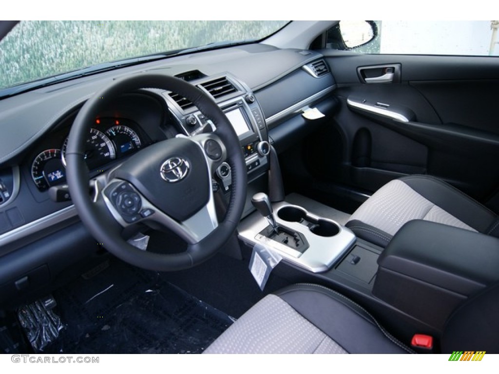 2013 Camry SE - Attitude Black Metallic / Black/Ash photo #5
