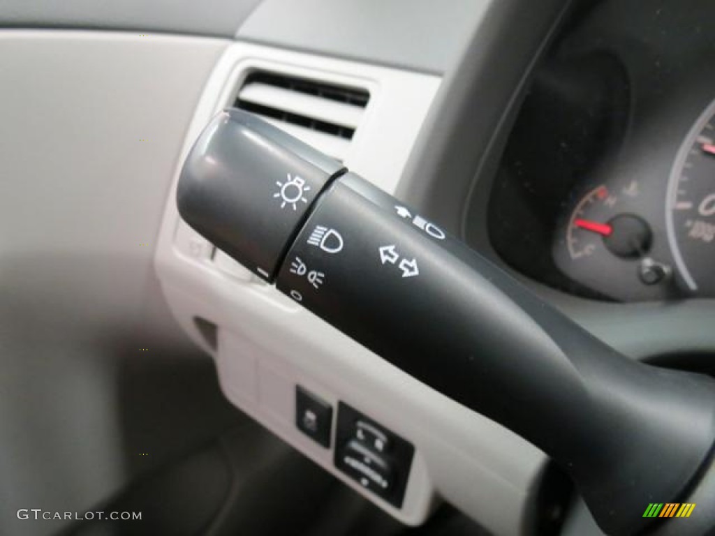 2010 Toyota Corolla LE Controls Photo #82201880